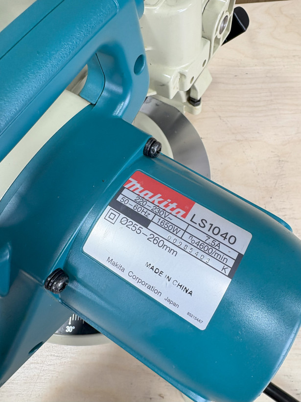 فارسی بر ثابت 255 میلی متر ماکیتا مدل LS1040 (کارکرده)